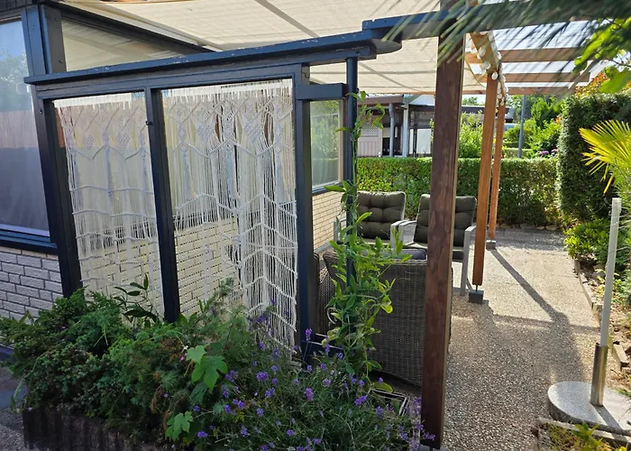 Lazy Near Hoek Holland Сasa de vacaciones